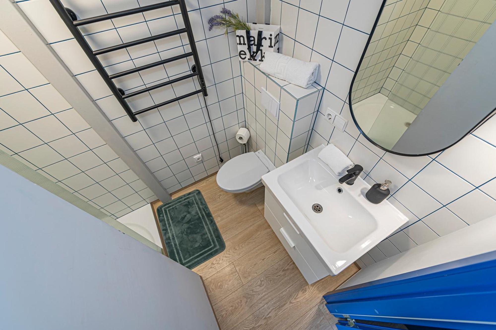 Mini Loft 1 Bd Apt By Hostlovers Kaunas Bagian luar foto